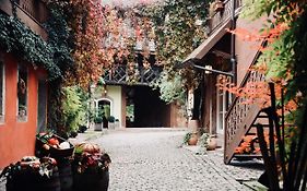 Hotel Peche De Vigne Restaurant & Spa